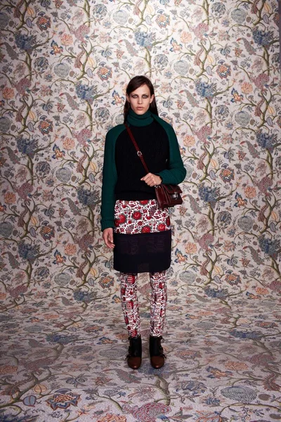Look 4